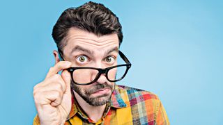 WTF are catadioptric lenses? Canon has filed a patent for a weird lens design to make more compact, bright aperture zooms