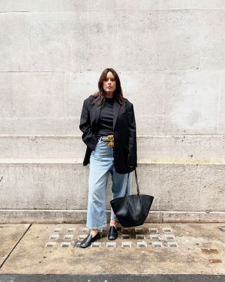 Capsule wardrobe at any age: @annacascarina wears a black blazer