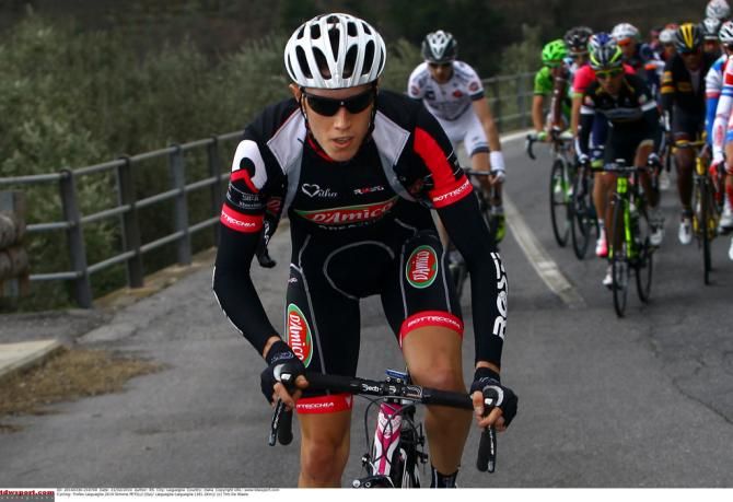 Simone Petilli launches an attack
