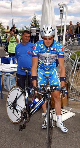 Alessandro Petacchi (Fassa Bortolo) looks good in the fishes of the points jersey, but won't win it overall