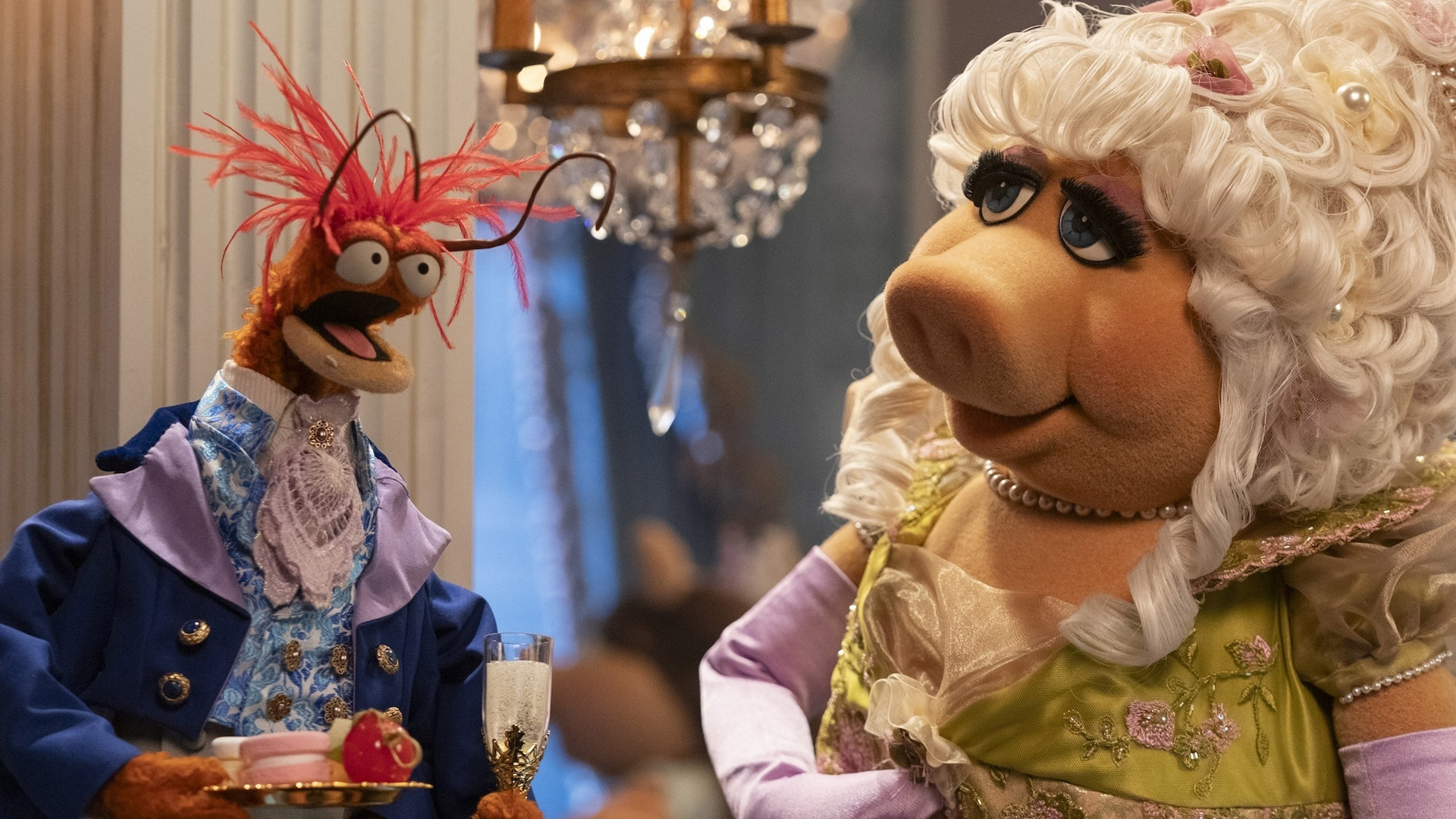 The Muppet Show Special Event on Disney+ Pepe the Prawn and Miss Piggy