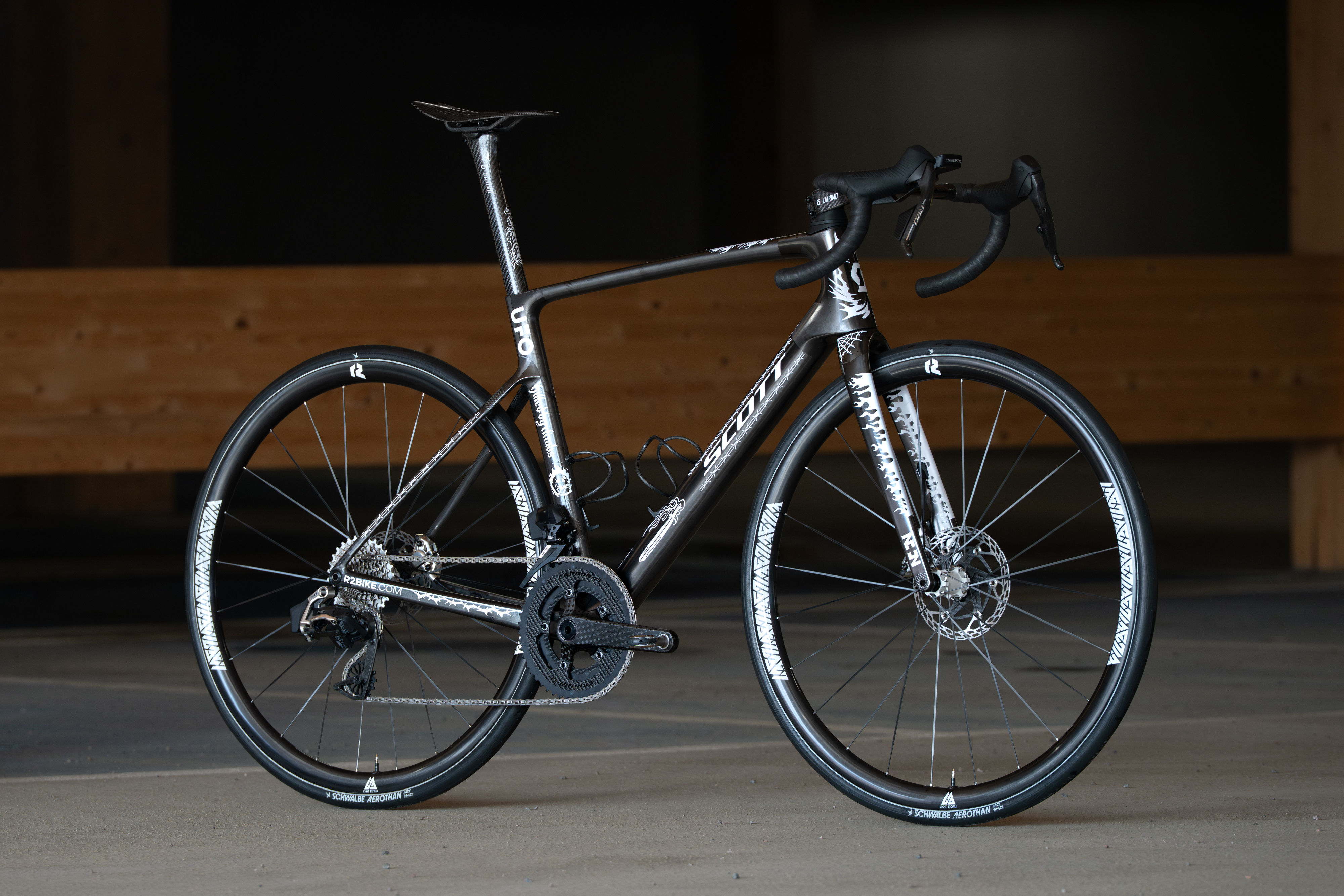 Various studio shots of Dangerholm bike