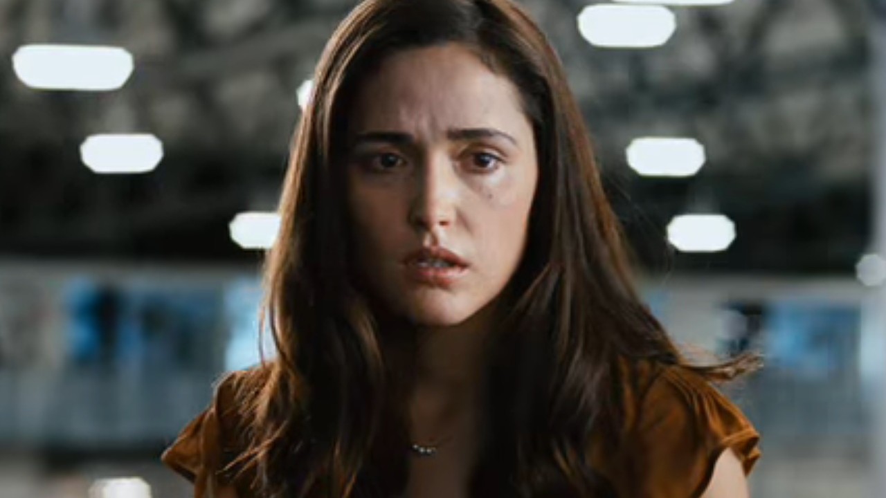A concerned Rose Byrne in Knowing