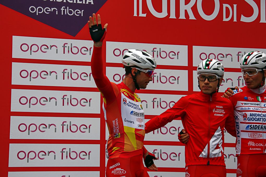 Overnight race leader Manuel Belletti (Androni Giocattoli-Sidermec) before the start of stage 3 at Giro di Sicilia