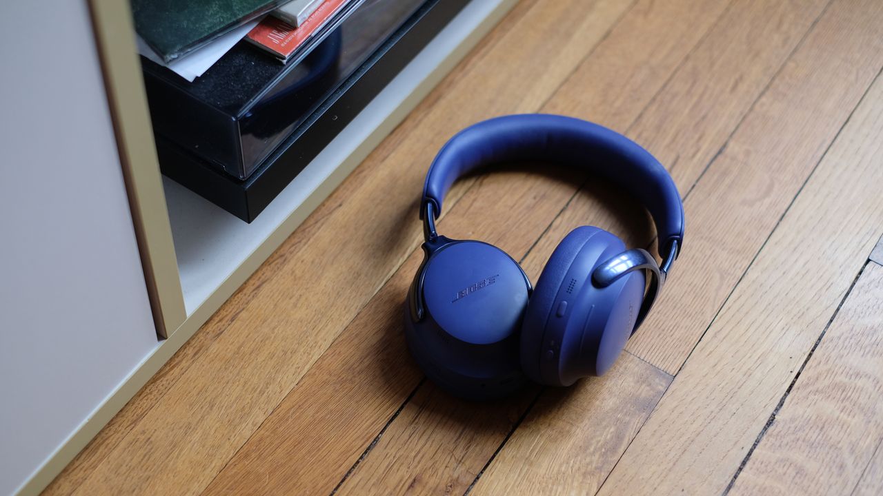Photograph of Bose QuietComfort Ultra Headphones in Midnight Violet (purple)
