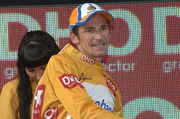 The penultimate maillot oro for Denis Menchov.