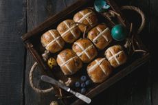 Hot cross buns