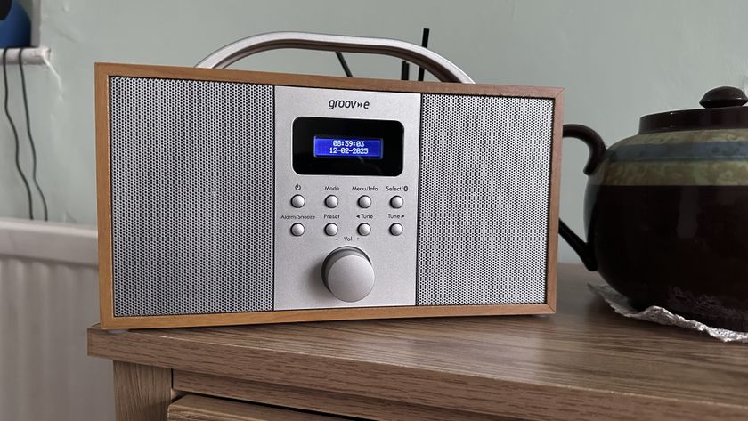 Groov-e Boston DAB radio on a wooden table