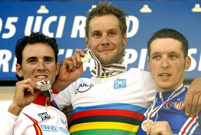 2005 Worlds: Elite men's podium (L-R) Alejandro Valverde (Spain), Tom Boonen (Belgium) and Anthony Geslin (France)