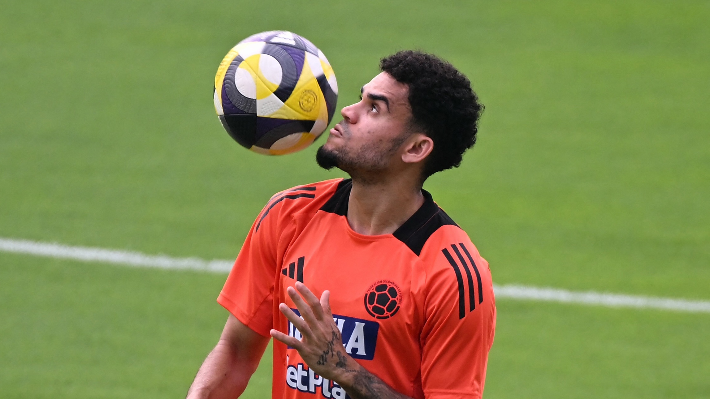 Colombia&#039;s forward Luis Diaz controls the ball during a training session at the Metropolitan Stadium in Barranquilla, Colombia on June 5, 2025, on the eve of the FIFA World Cup 2026 qualifier football match against Peru. (Photo by Luis ACOSTA / AFP) (Photo by LUIS ACOSTA/AFP via Getty Images)