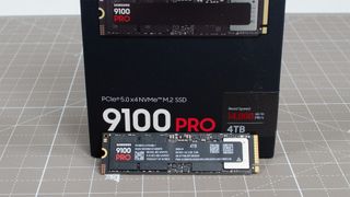 Samsung 9100 Pro relies on its retail packaging