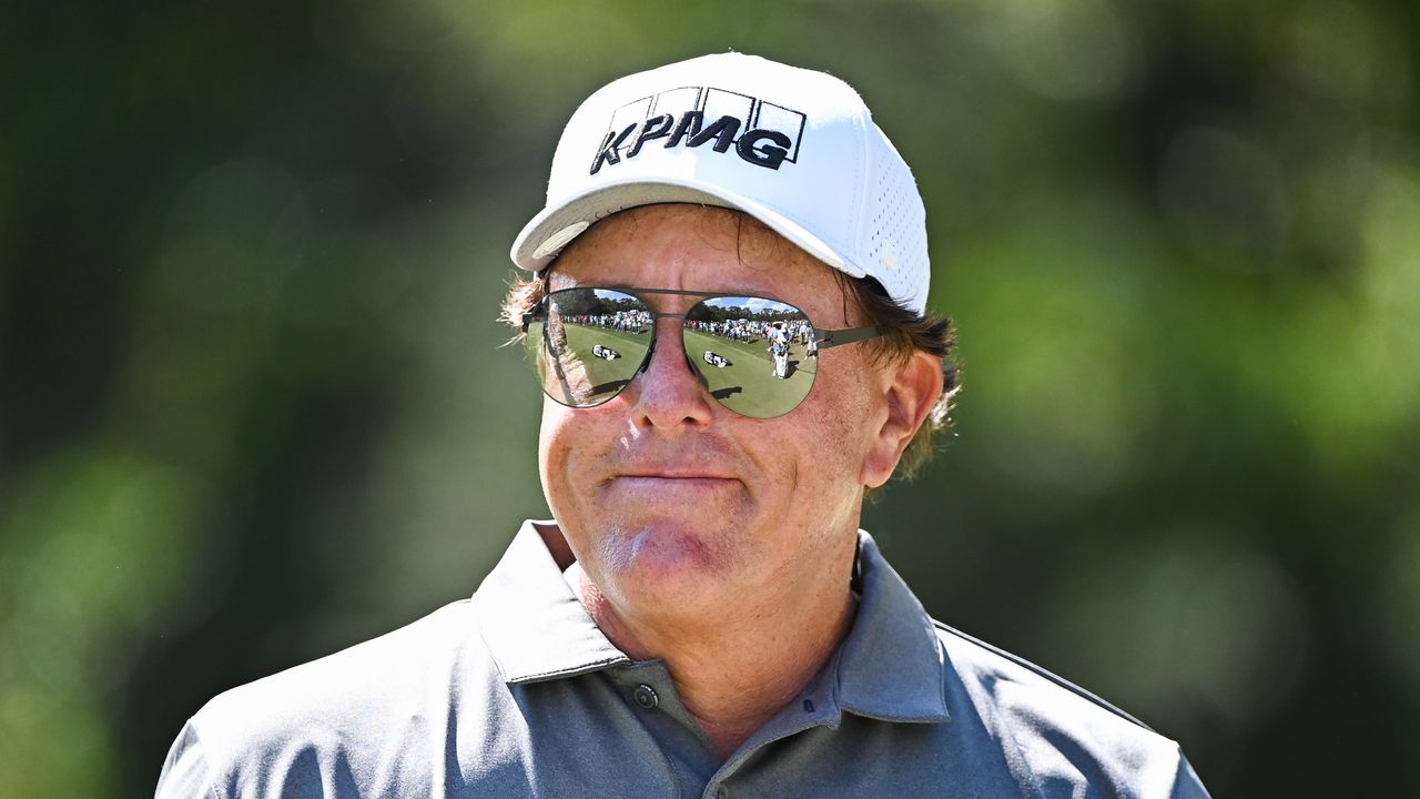 Phil Mickelson looks ahead