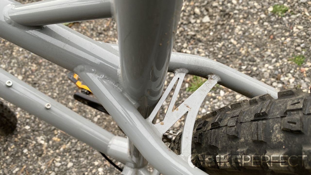 Close up of the Ribble HT 725 Pro's seatstay gusseting