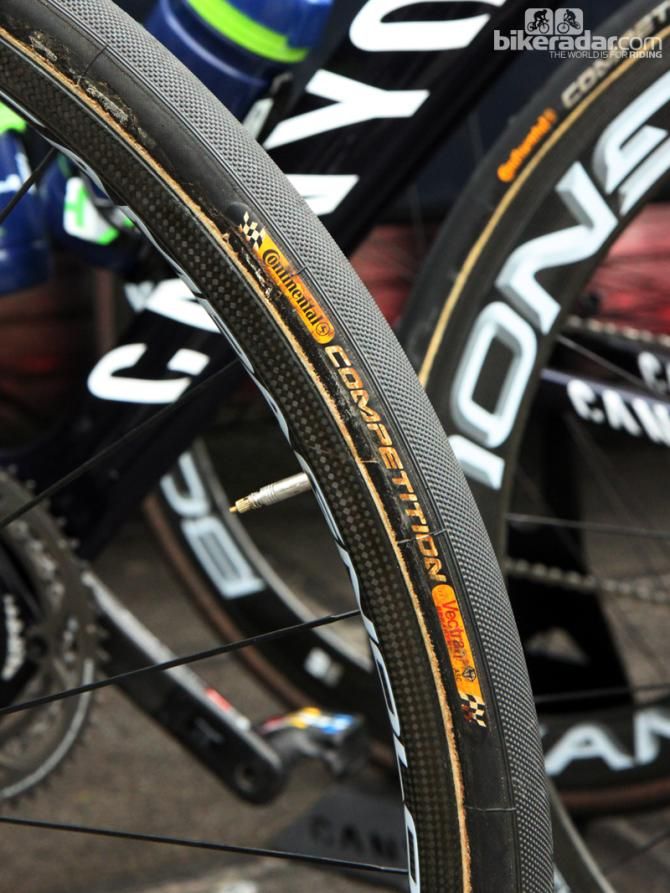 Virtually no riders or teams opt for slick treads at Ronde van Vlaanderen