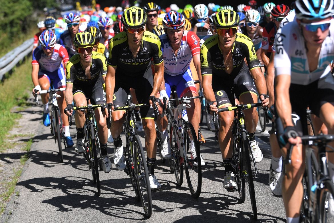 Mitchelton-Scott nestled in the bunch