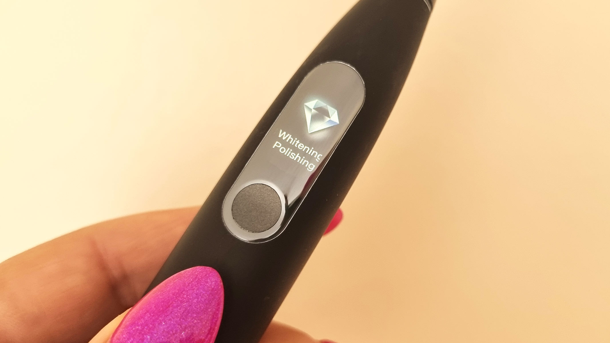 Oclean X Ultra S electric toothbrush, a close-up picture of the brushing mode display