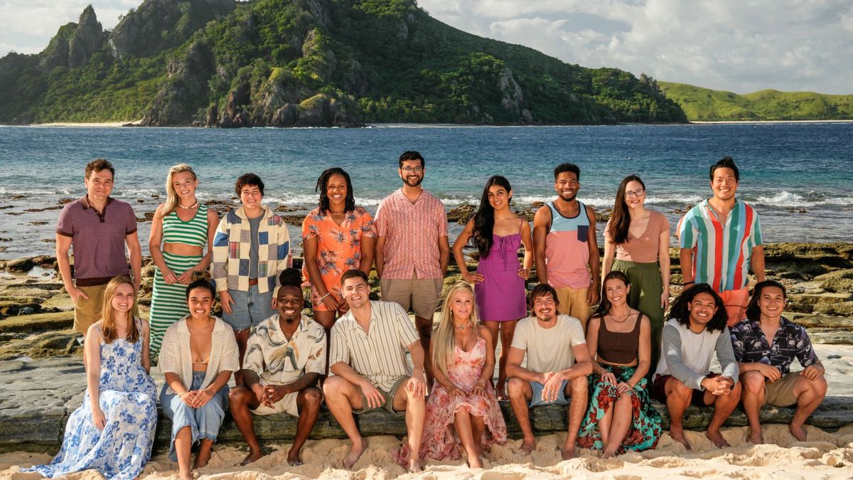 Top row (L-R): Jon Lovett, Sierra Wright, Teeny Chirichillo, Aysha Welch, Kishan Patel, Anika Dhar, Rome Cooney, Rachel LaMont, and Solomon “Sol” Yi. Bottom row (L-R): Caroline Vidmar, Tiyana Hallums, Terran “TK” Foster, Sam Phalen, Sue Smey, Kyle Ostwald, Genevieve Mushaluk, Gabe Ortis, and Andy Rueda on Survivor