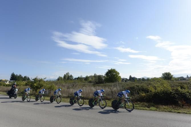 Orica AIS out on the course at the Worlds