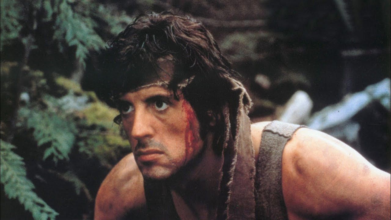 De Rambo van Noah Centineo gaat eindelijk van start, maar een andere A-Lister was de eerste keuze van Sylvester Stallone