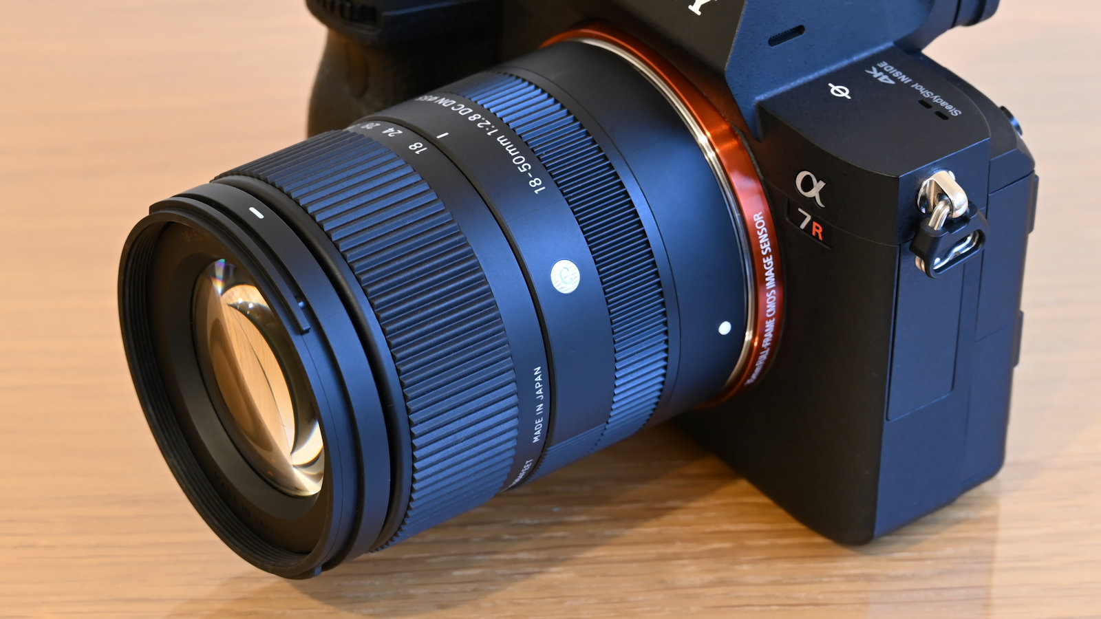 Best lenses for Sony A6400: Sigma 18-50mm F2.8 DC DN | C