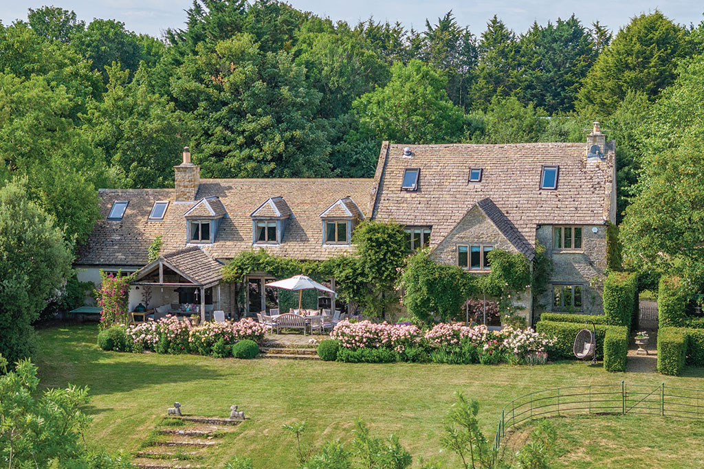 Smallholding for sale: Folly Farm, Cold Aston, Bourton-on-the-Water, Cheltenham, Gloucestershire.