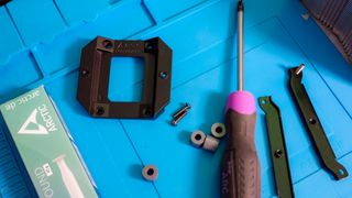 Arctic Freezer 36 air cooler on a desk.