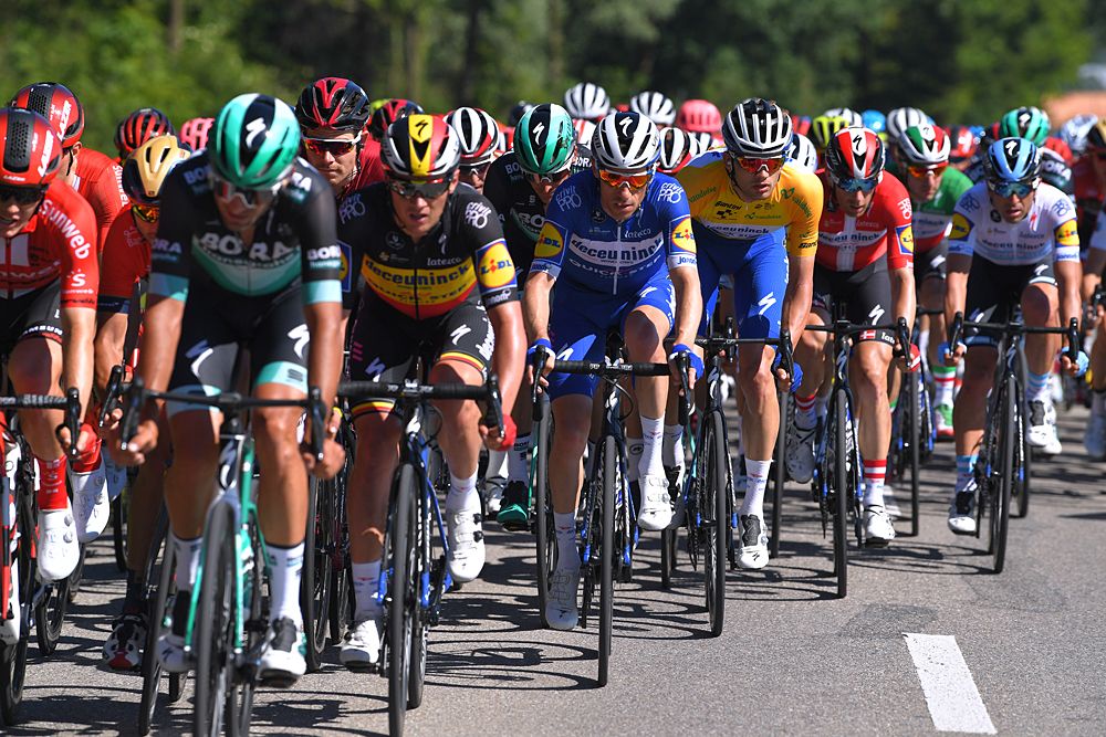 Deceuninck-QuickStep support overnight leader Kasper Asgreen in stage 3 at Tour de Suisse