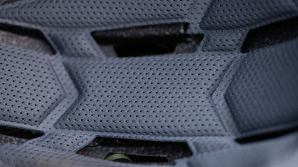 Xnito e-bike helmet padding detail