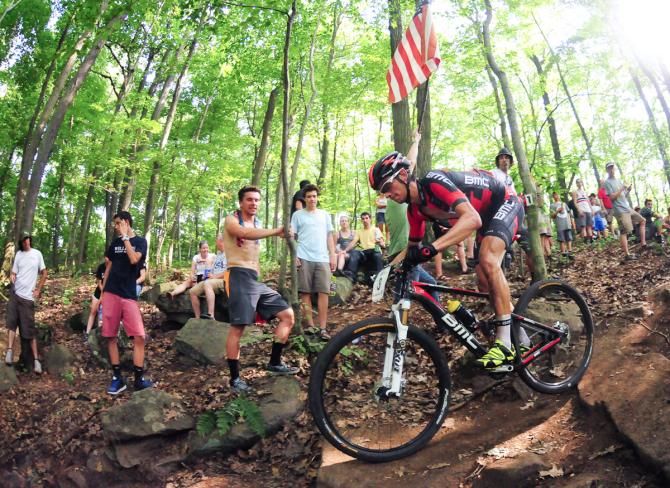 Jeremiah Bishop (Sho-Air/Cannondale) descending off the top of the course
