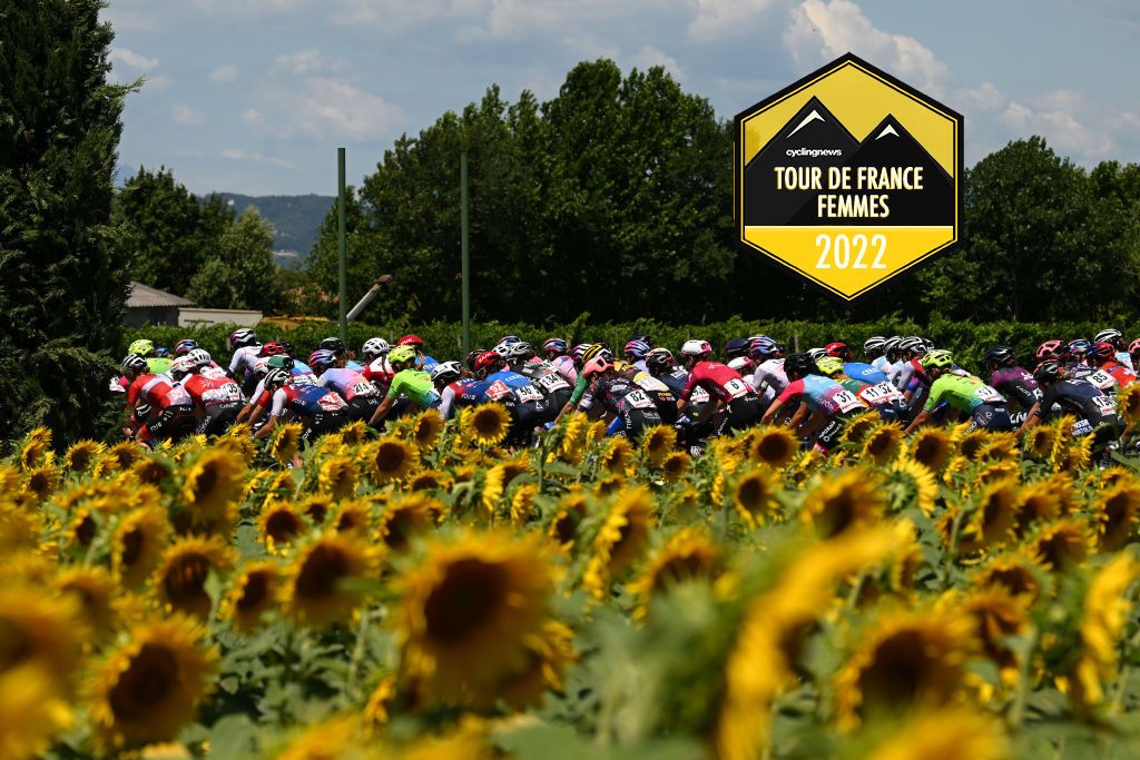 PADOVA, ITALY - JULY 10: A general view of the Peloton passing through a Sunflowers field during the 33rd Giro d'Italia Donne 2022 - Stage 10 a 90,5km stage from Abano Terme to Padova / #GiroDonne / #UCIWWT / on July 10, 2022 in Padova, Italy. (Photo by Dario Belingheri/Getty Images,)