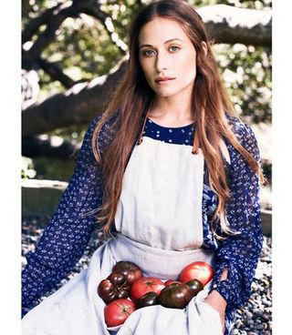 Fruit, Street fashion, Long hair, Beauty, Brown hair, Model, Produce, Fashion model, Natural foods, Photo shoot,