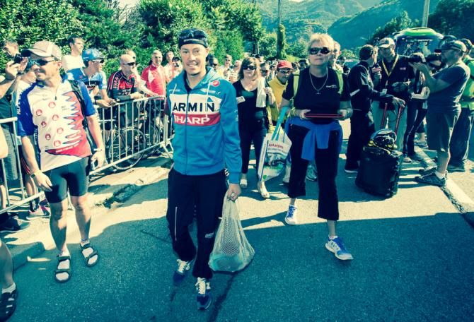 Tom&rsquo;s looking chipper this morning as he arrives at the team bus in Bourg D&rsquo;Oisans.