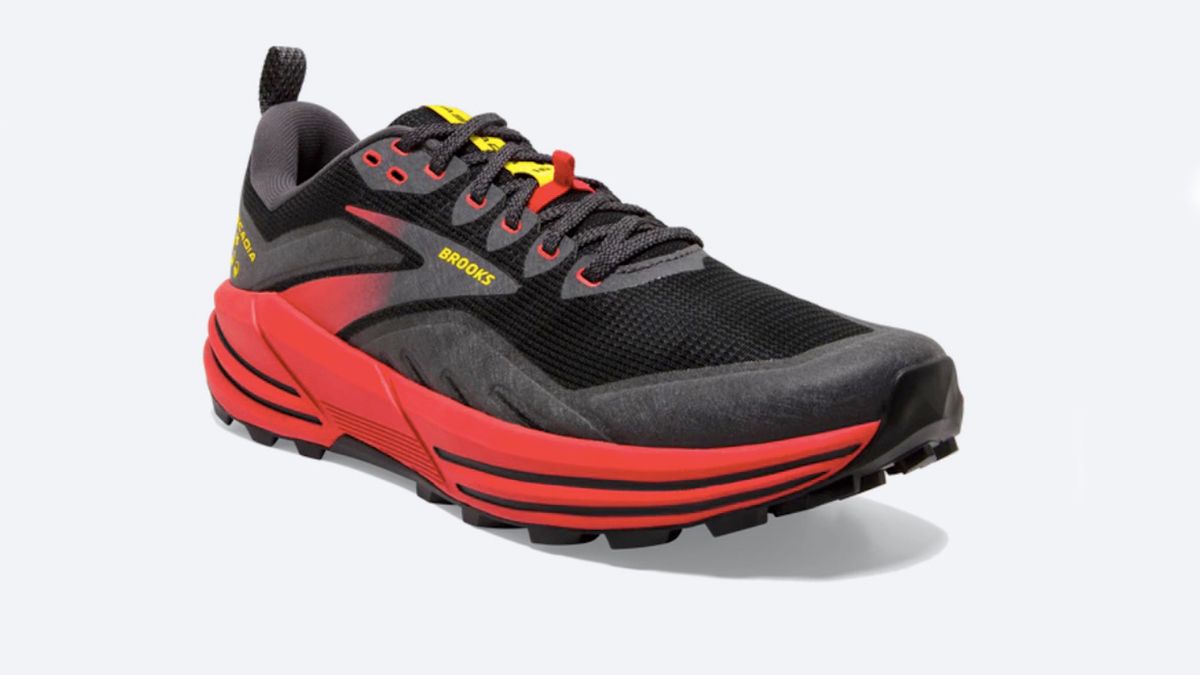Brooks Cascadia 16 road to trail running shoes review: get a real feel of the trail