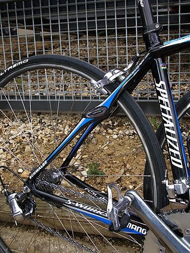 The Roubaix SL seat stays still strike us as impossibly fragile-looking, but looks are deceiving; a similar set carried Tom Boonen to victory today.