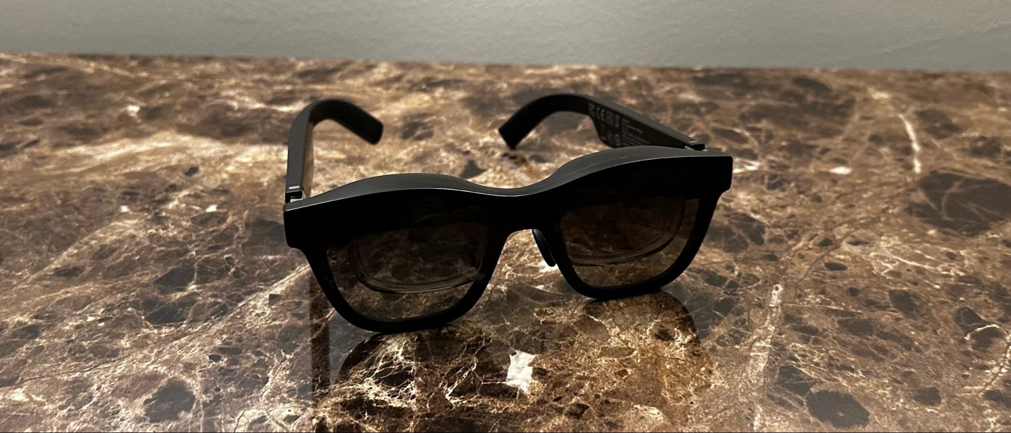 Nreal Air: quality movie and gaming display, but adapters add friction