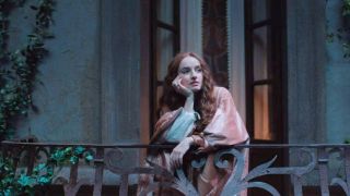 Kaitlyn Dever in Rosaline