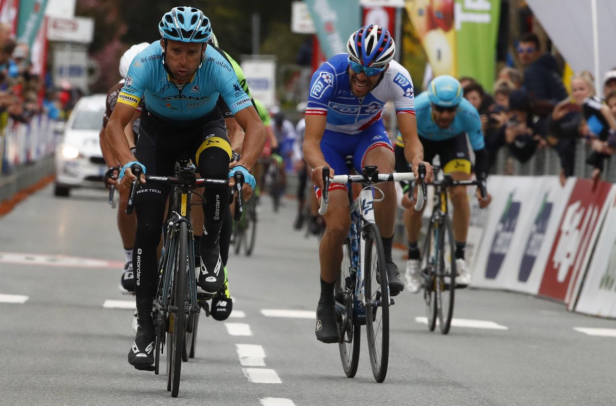 Michele Scarponi (Astana) takes out the sprint