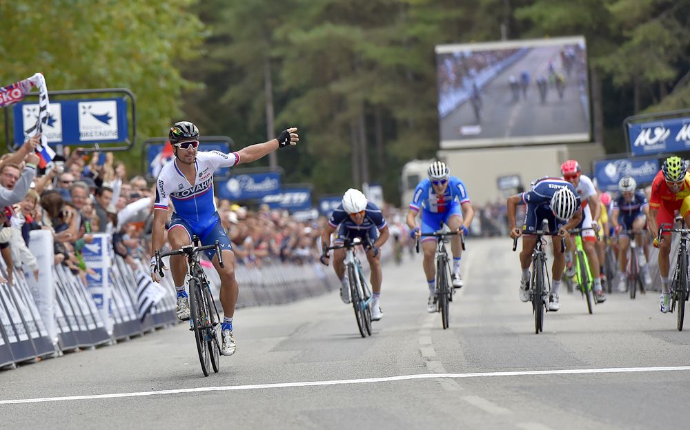 Peter Sagan sprints to victory at the European championship road race.