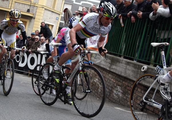 Cadel Evans (BMC) nears the finish of Tirreno-Adriatico's sixth stage