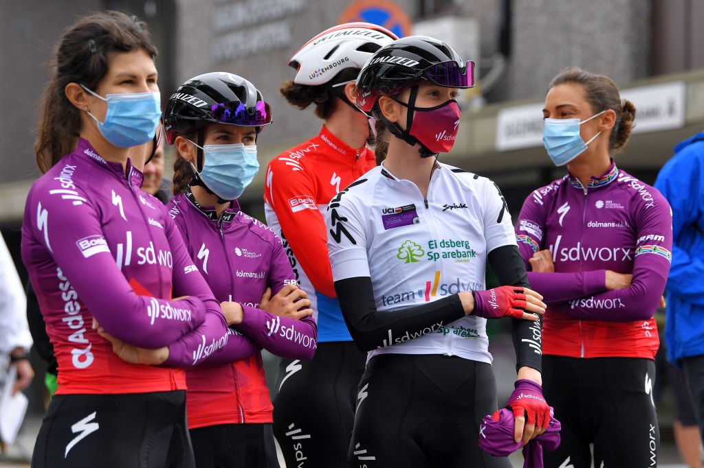 MYSEN NORWAY AUGUST 13 Anna Shackley of United Kingdom and Team SD Worx White Best Young Rider Jersey and Teammates prior to the 7th Ladies Tour Of Norway 2021 Stage 2 a 145km stage from Askim to Mysen LTourOfNorway LTON21 UCIWWT on August 13 2021 in Mysen Norway Photo by Luc ClaessenGetty Images