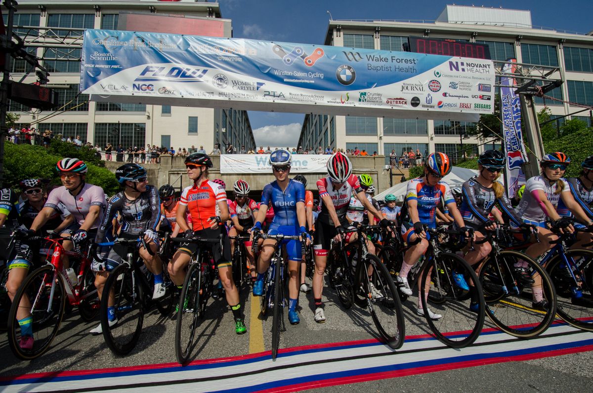 The women on the start line.