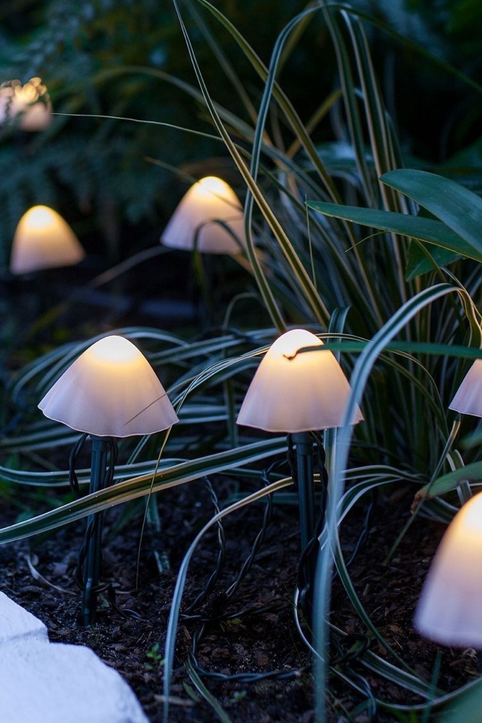 Lights4fun, Lights4fun 12 Mini Mushroom Solar Garden Stake Lights