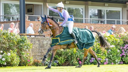 Gemma Stevens and Cooley Park Muze on their lap of honour