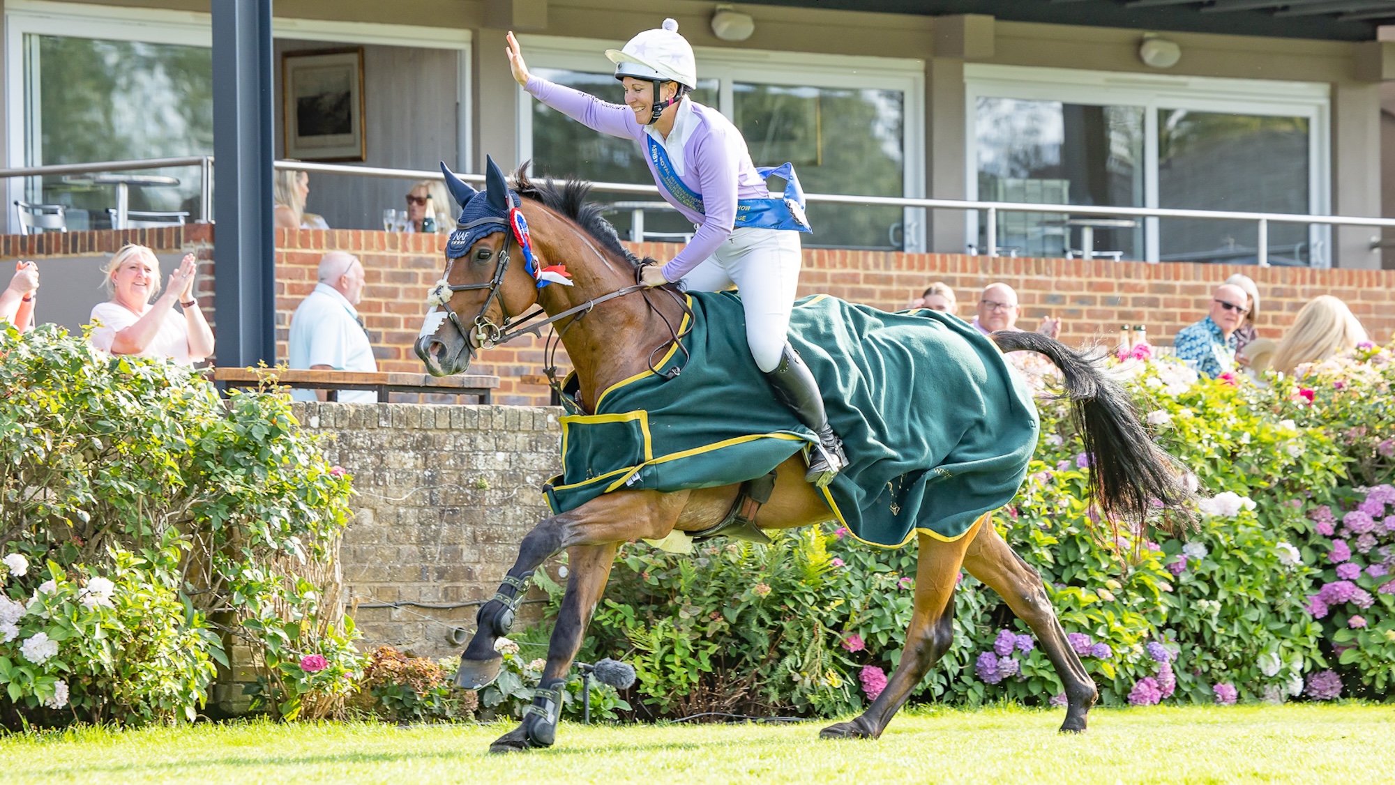 Gemma Stevens and Cooley Park Muze on their lap of honour