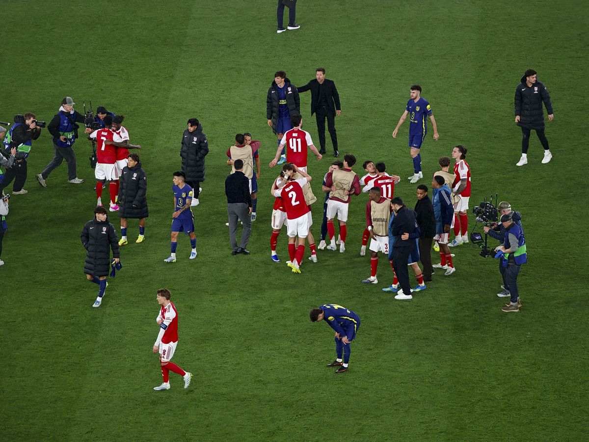 Action photos during a Champions League soccer match at Arsenal's Emirates stadium, taken with the Oppo Find X9 Ultra and teleconverter lens