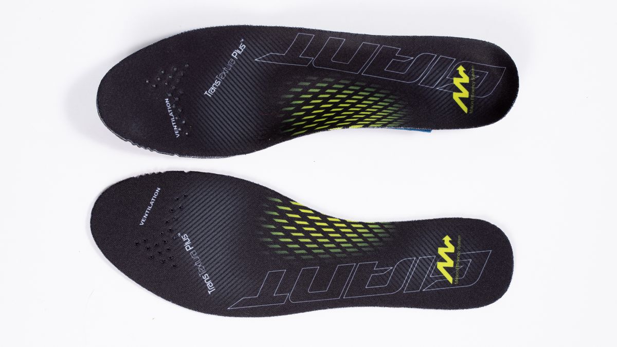 Giant Surge Pro road cycling shoe two different insole options