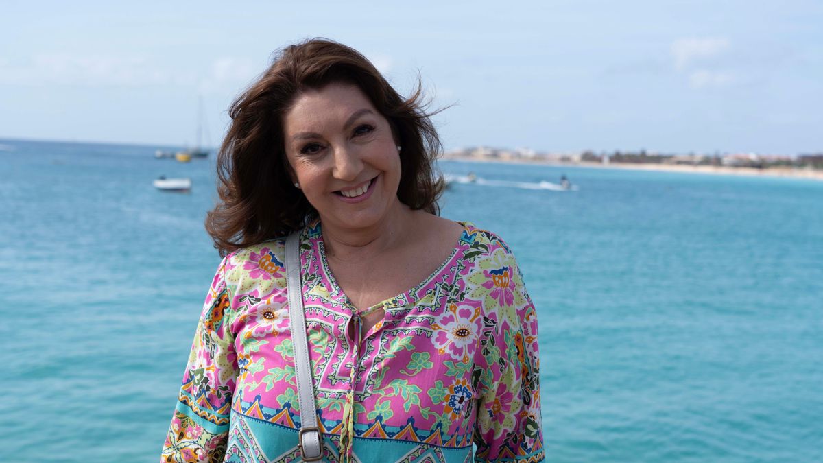 Jane McDonald poses on the beach for Cape Verde with Jane McDonald