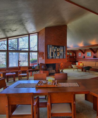 Frank Lloyd Wright’s Carroll Alsop House Is Now Taking Offers 