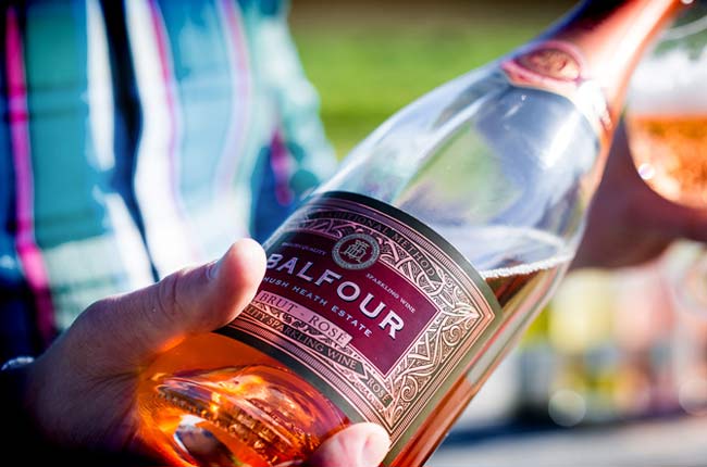 english sparkling wine vs champagne ros&eacute;