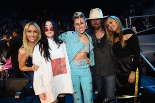 Tish Cyrus, Noah Cyrus, Miley Cyrus, Billy Ray Cyrus and Brandi Cyrus attend the 2017 MTV Video Music Awards
